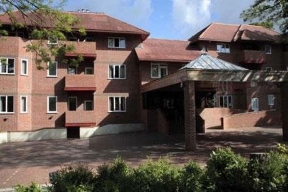 Parkside International Hotel Reading Exterior photo